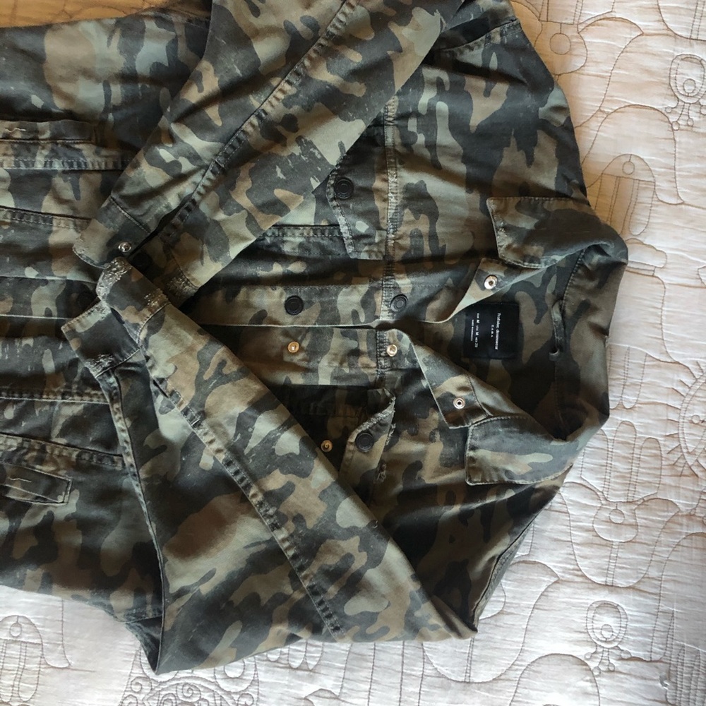 Zara button up camo jacket